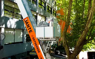 ¿Cuánto cuesta subir muebles por balcón en Montevideo?